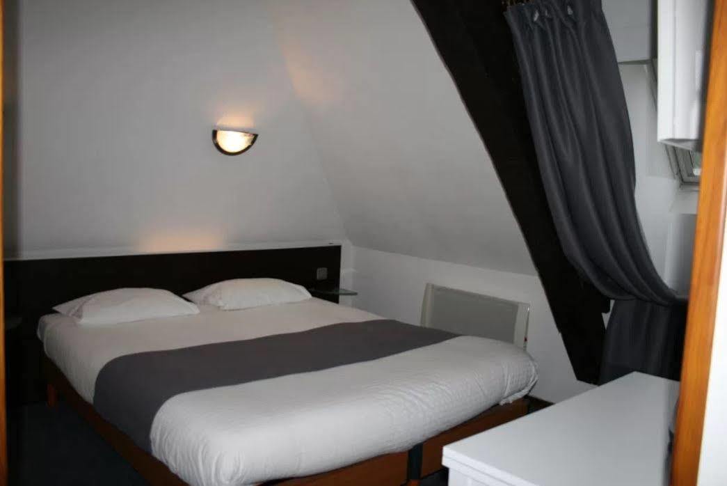 Le Troncais Hotel Saint-Bonnet-Troncais Exterior photo