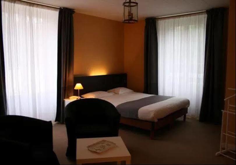 Le Troncais Hotel Saint-Bonnet-Troncais Exterior photo
